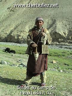 légende: Berger au camp de Hinju Ladakh 02
qualityCode=raw
sizeCode=half

Données de l'image originale:
Taille originale: 185988 bytes
Temps d'exposition: 1/150 s
Diaph: f/400/100
Heure de prise de vue: 2002:06:14 17:03:50
Flash: non
Focale: 42/10 mm
